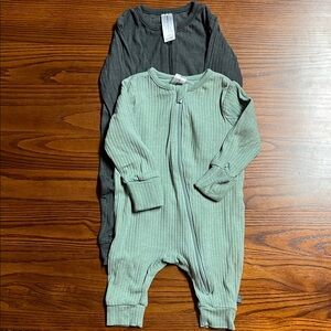 Cozy Kids Ribbed Footies in Green and Gray